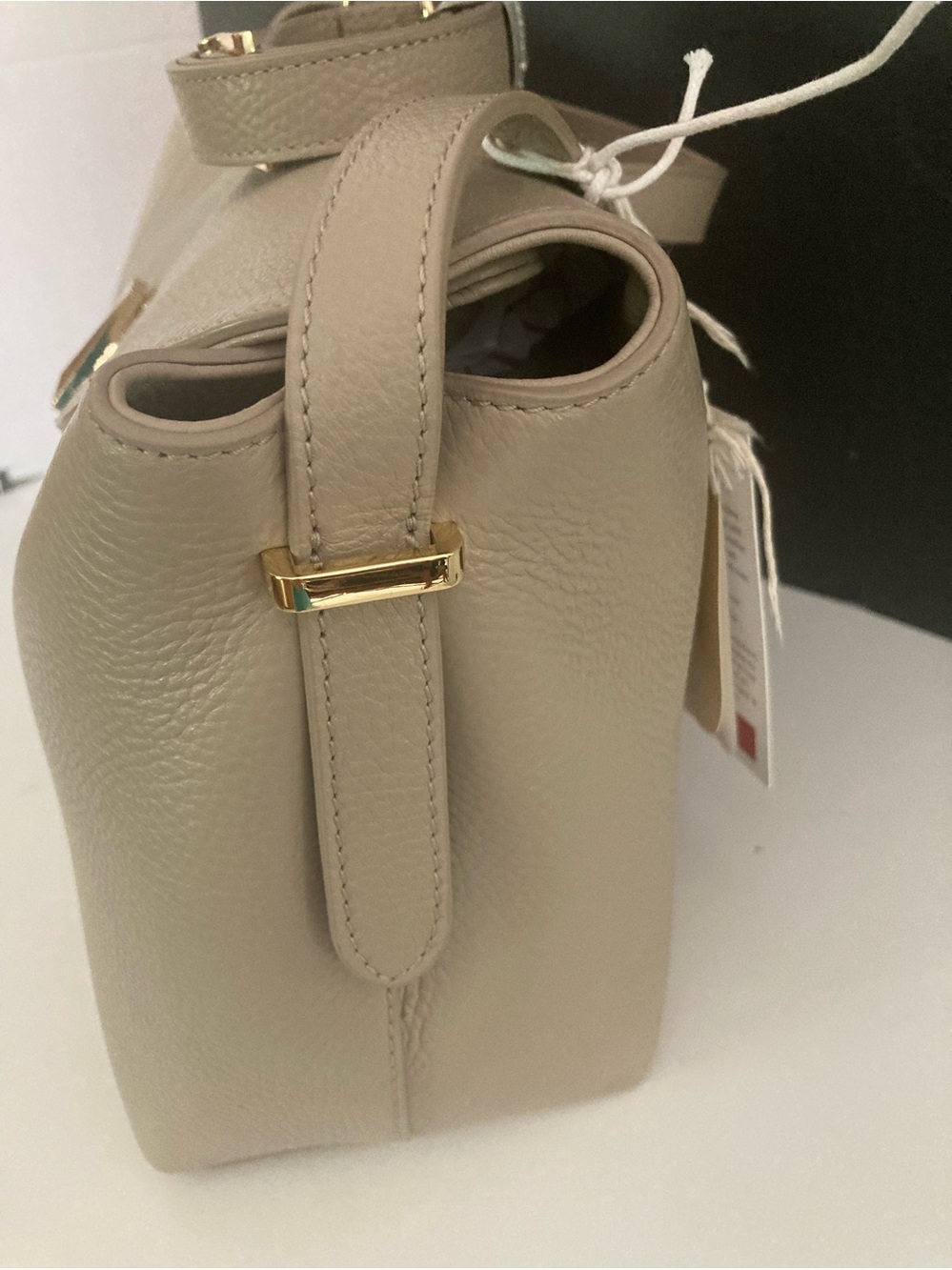 Viola Castellani Leather Shoulder Bag with Gold Hardware Pebbled Finish - Picture 4 of 7